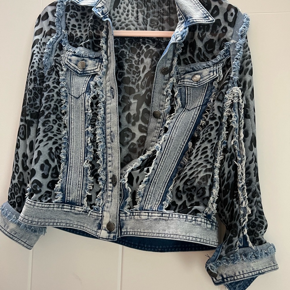 Adorable Jean jacket! - Picture 4 of 4